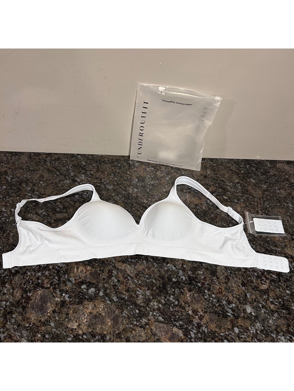 NWT Underoutfit Bra Style 460 The Perfect Neckline Bra Siz Small Baby Blue